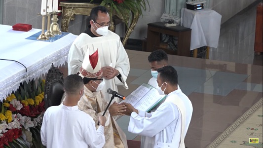 Ritus1--pengurapan tangan--